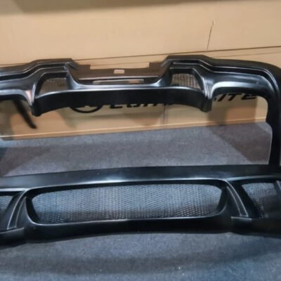 Infiniti V36 / G25 / G35 / G37 / Q40 Wald-Style Rear Skirt